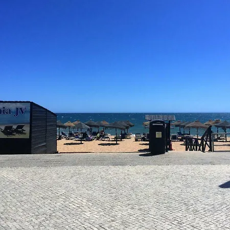 Tulipas's A 2 Minutos Da Praia * Quarteira